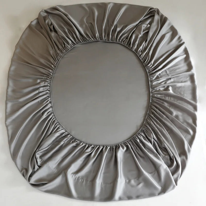 MoonSilk | Koelend beddengoed van moerbeizijde