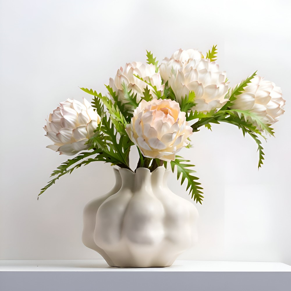 CrimsonVase | Gekleurde keramische granaatappelvaas – Artistieke woondecoratie en tafeldecoratie
