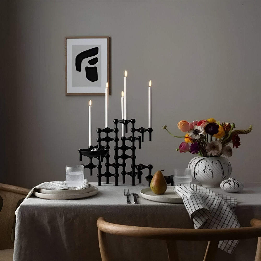 FlareMist | Scandinavische metalen kandelaars – Moderne minimalistische woondecoratie