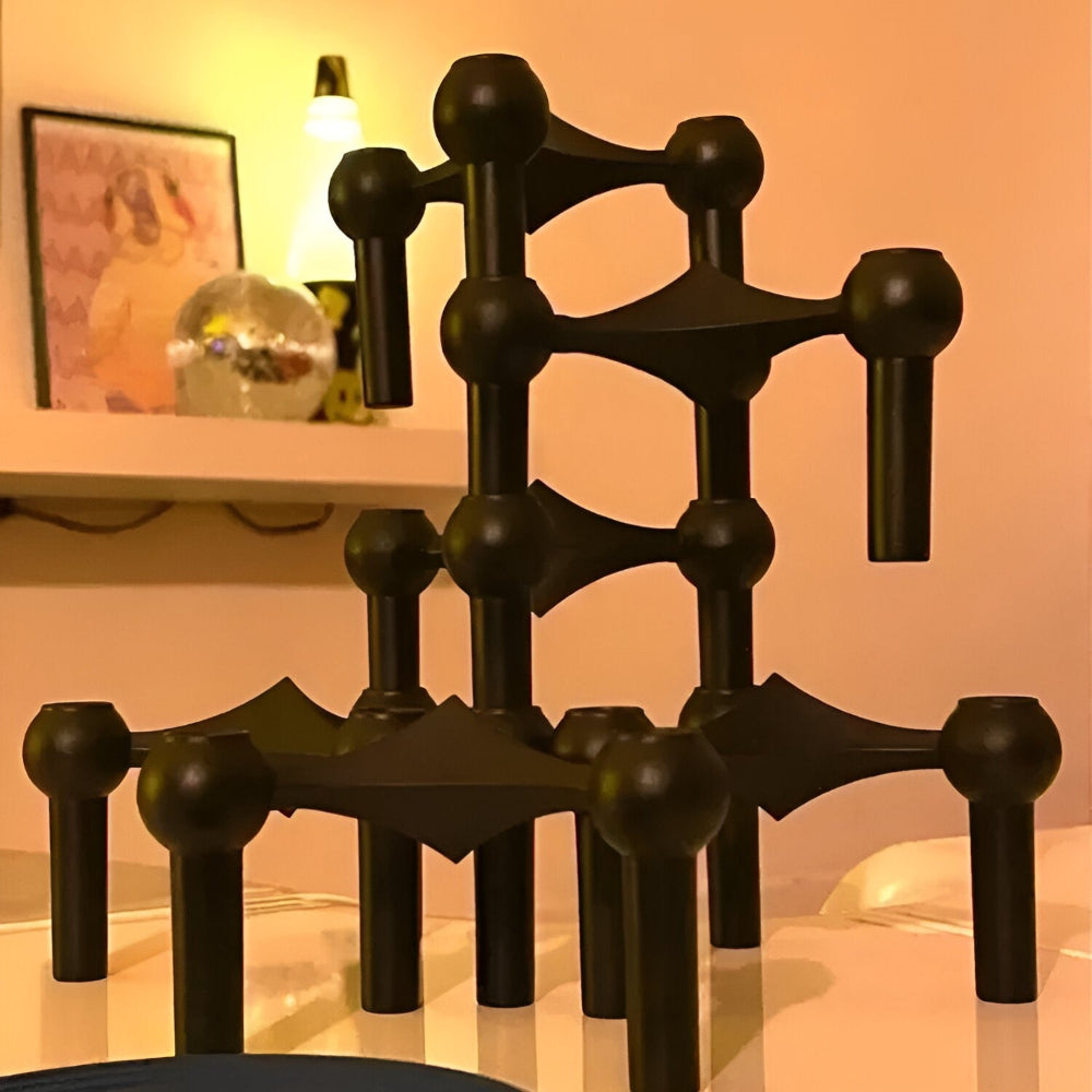 FlareMist | Scandinavische metalen kandelaars – Moderne minimalistische woondecoratie