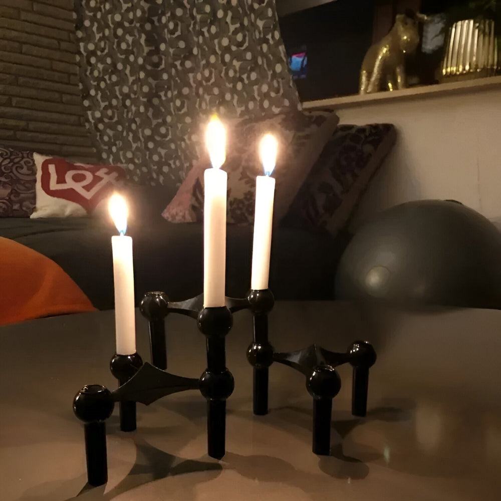 FlareMist | Scandinavische metalen kandelaars – Moderne minimalistische woondecoratie
