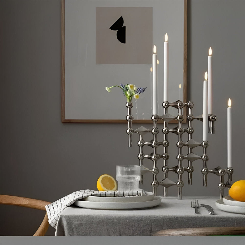FlareMist | Scandinavische metalen kandelaars – Moderne minimalistische woondecoratie