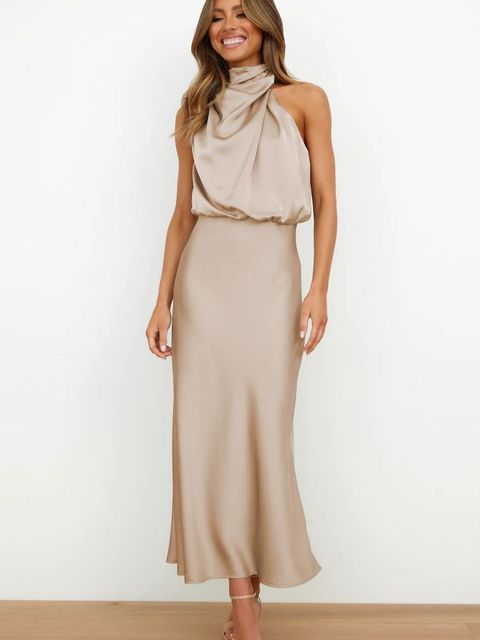 Tindra | Zwarte satijnen avondjurk voor dames – Elegante midi-jurk met hoge hals