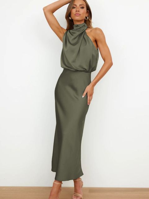 Tindra | Zwarte satijnen avondjurk voor dames – Elegante midi-jurk met hoge hals