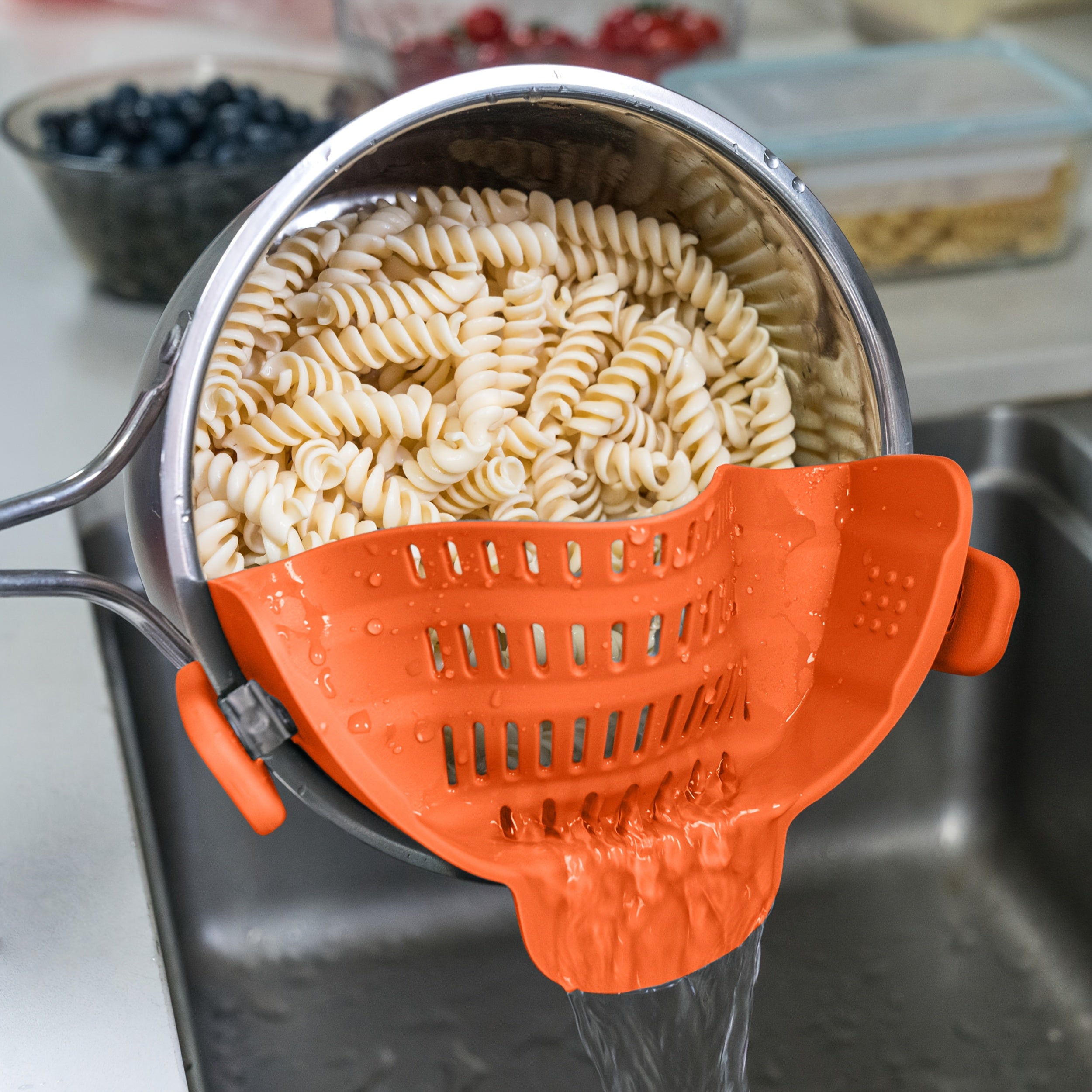 SnapStrain | Clip-on pot- en pannenzeef – Duurzame plastic vergiet voor pasta, groenten en fruit