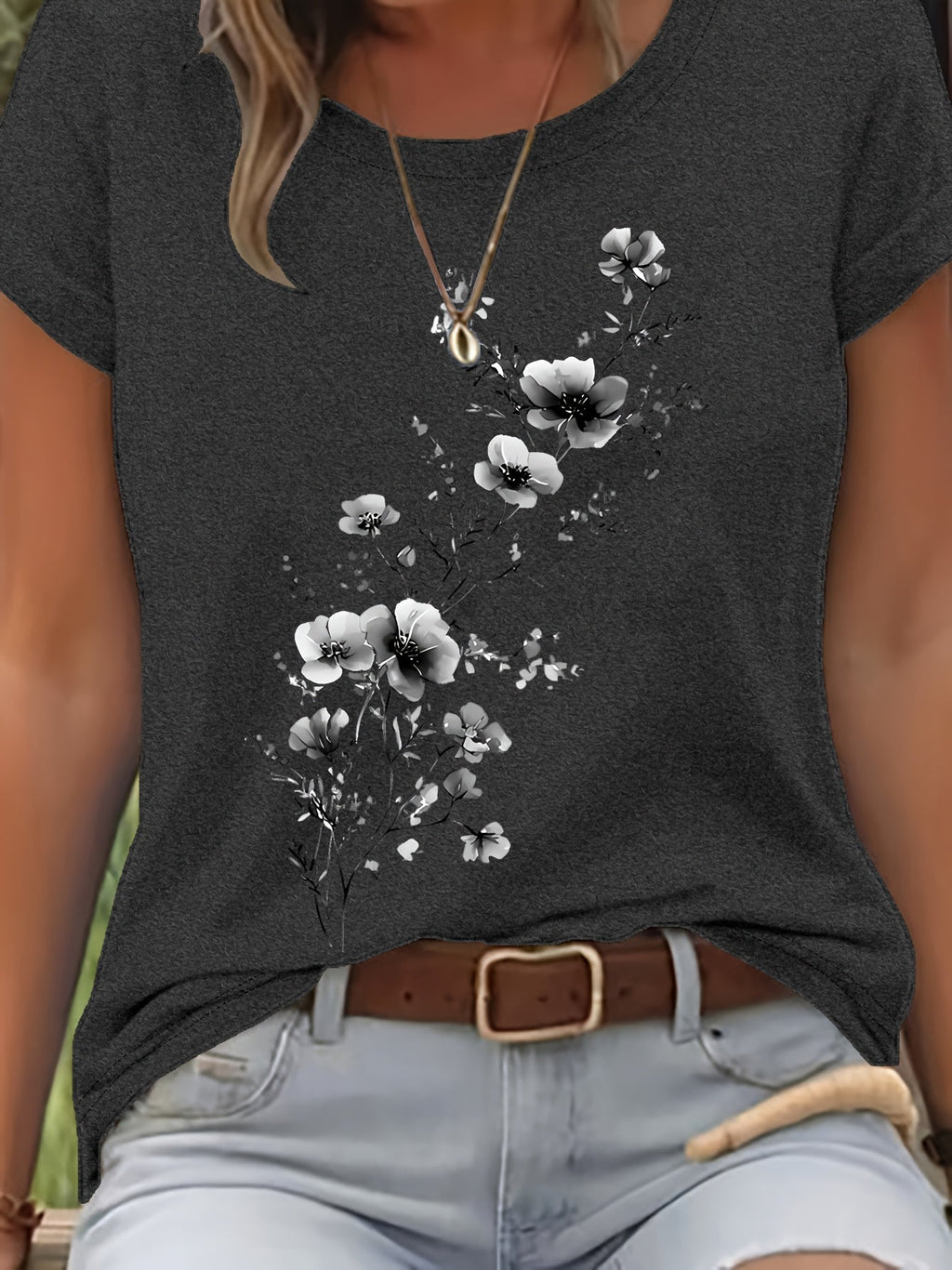 Naya | Zomer-T-shirt voor dames – Casual, lichtgewicht top met bloemenmotief in aquarelstijl