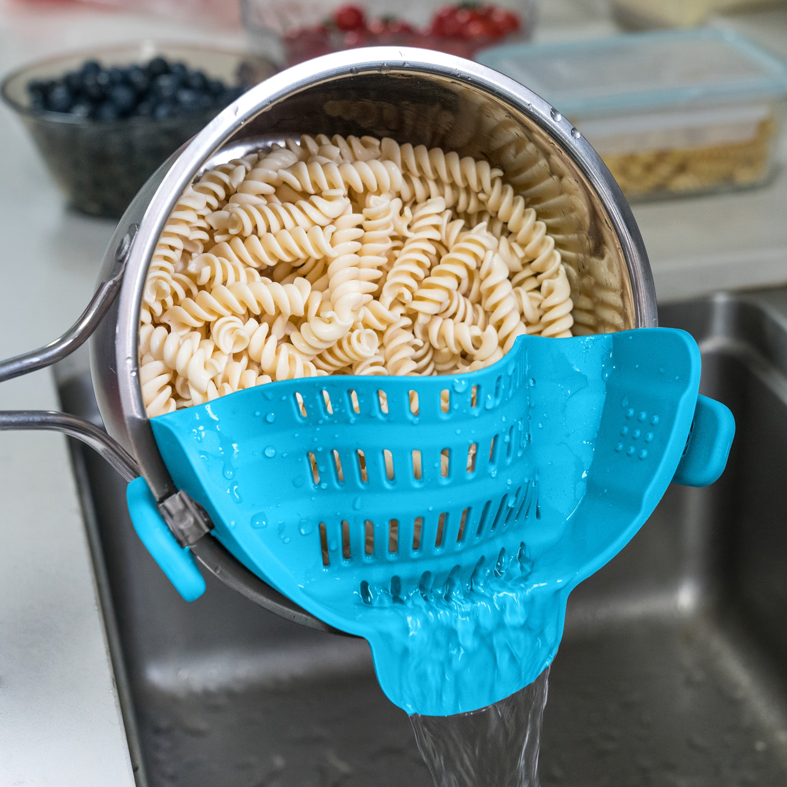 SnapStrain | Clip-on pot- en pannenzeef – Duurzame plastic vergiet voor pasta, groenten en fruit