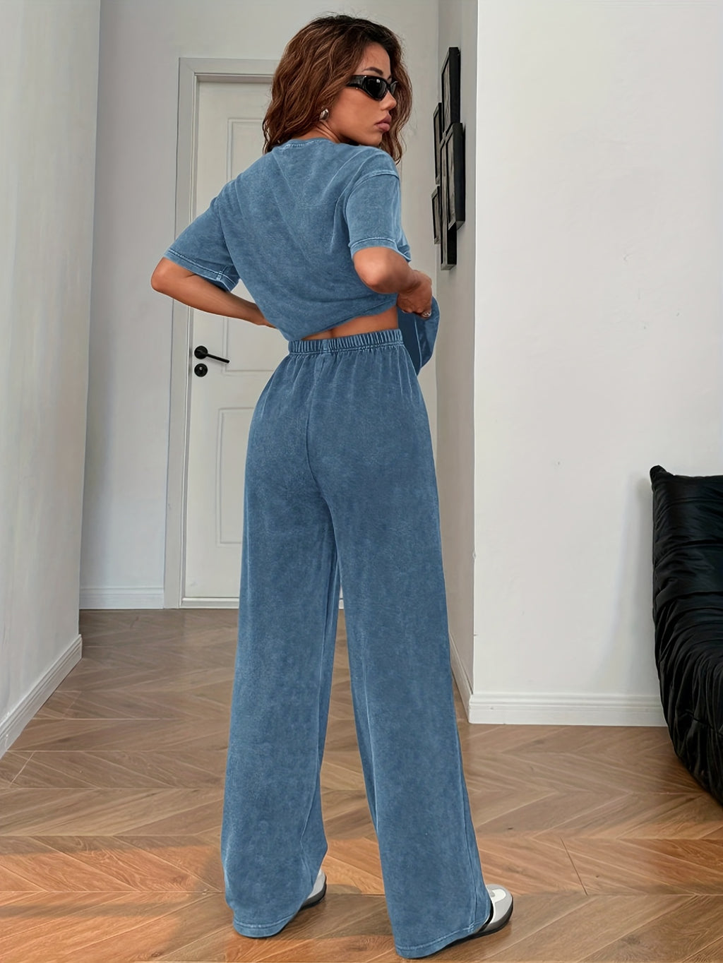 Avenia | Casual tweedelig setje, T-shirt met korte mouwen en ronde hals & broek