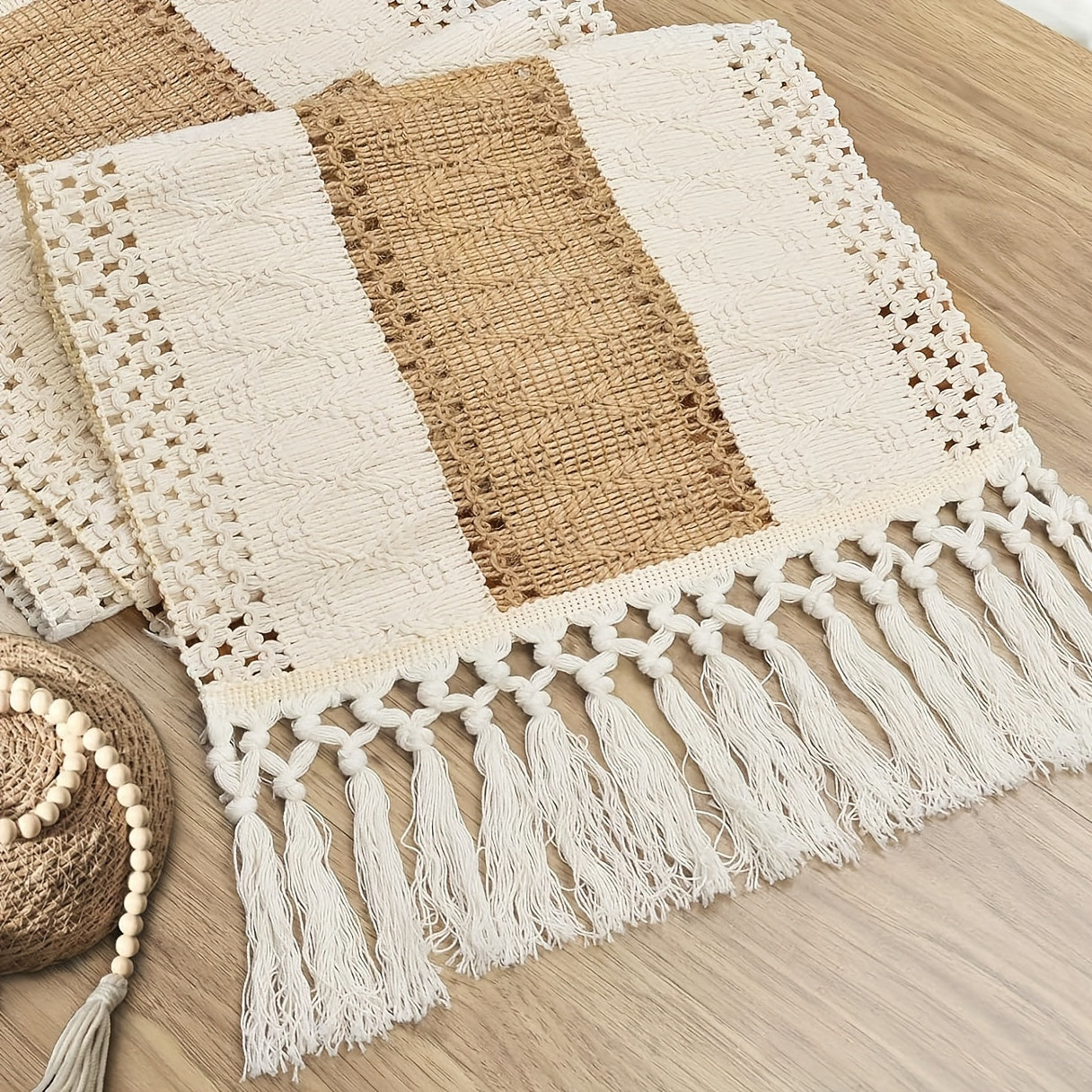 TasselWeave | Boheemse gehaakte linnen tafelloper - woondecoratie in boerderijstijl