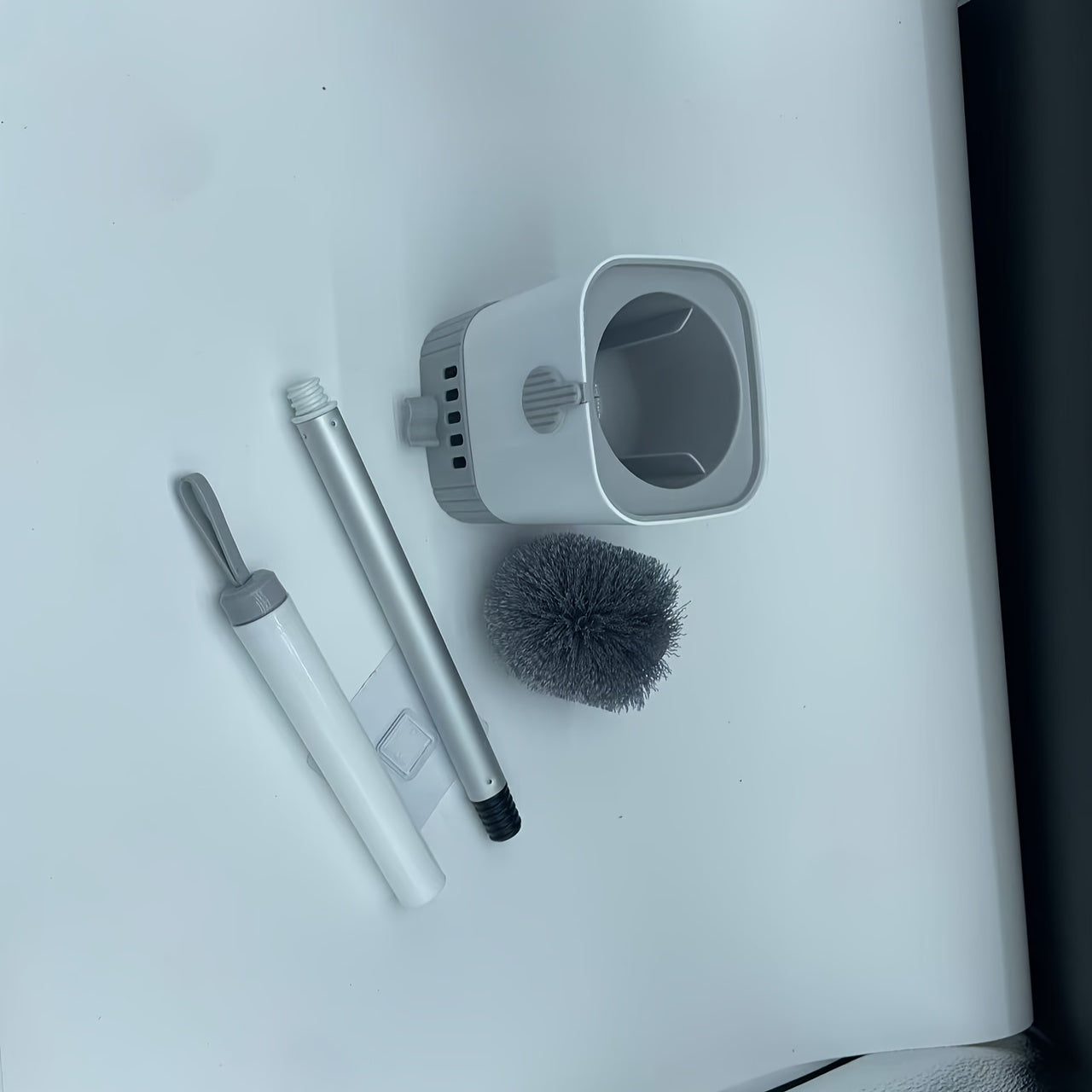 Rinzo | Wandgemonteerde toiletborstel en houder set – Lange steel, lekbak, geen dode hoeken