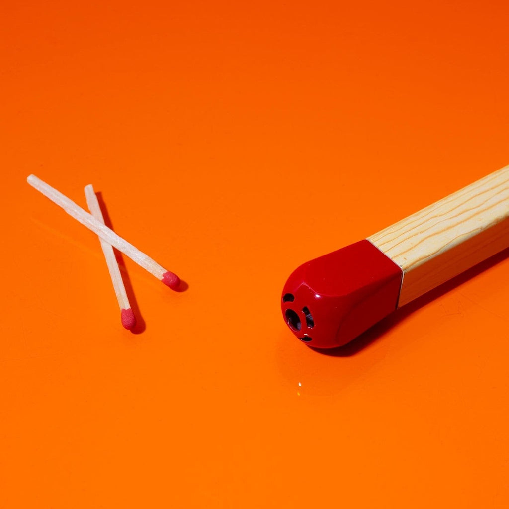 BlazeMatch | Navulbare Butaan Aansteker - Elegant Match Ontwerp, Regelbare Vlam, Perfect voor Kaarsen & Grills