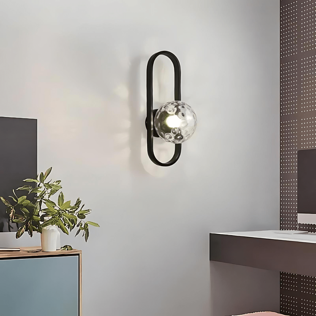 SphereGlow | Eigentijdse glazen bol wandlamp met ovaal frame