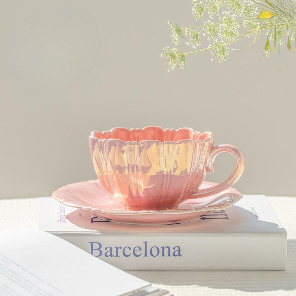 Lustrella | Parelmoerbloem theekop en schotel set - Keramische bloemen koffiekop, Vintage stijl serviesgoed