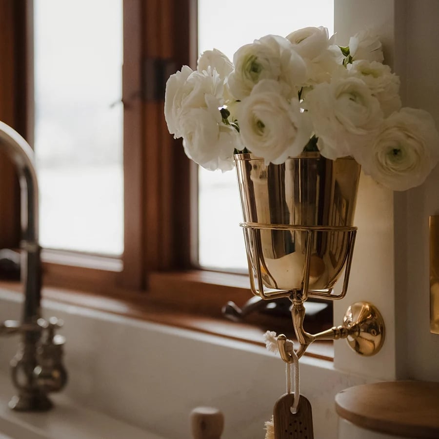 AuraVase | Opale Wandvaas – Moderne Glazen Wanddecoratie voor Elegante Styling