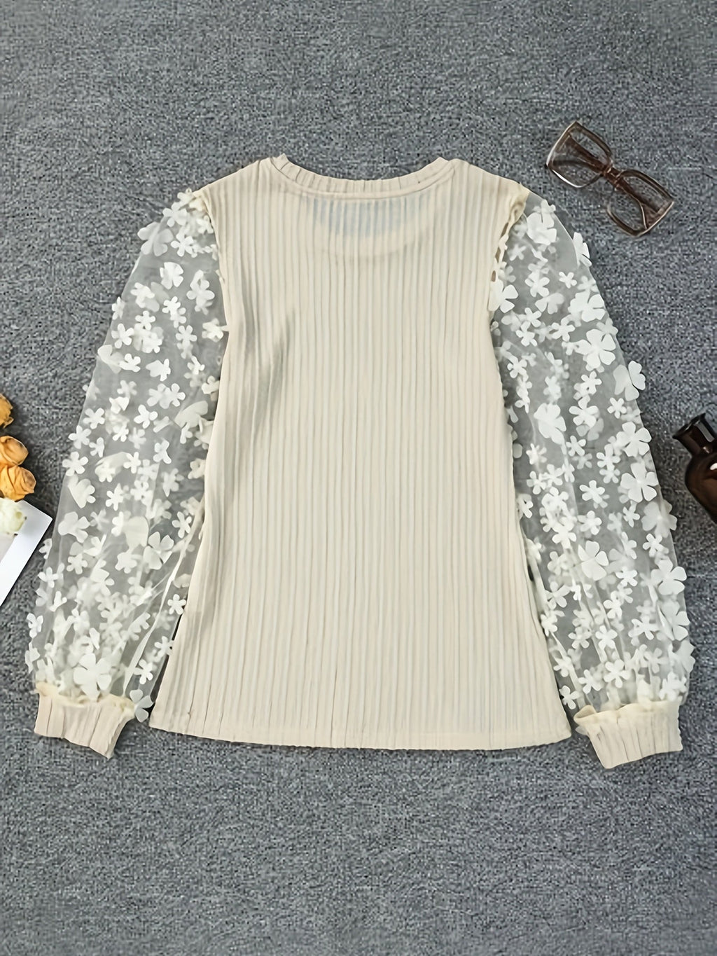 Delyssa | Damesblouse met structuur en ronde hals – met lichtgewicht mesh-details