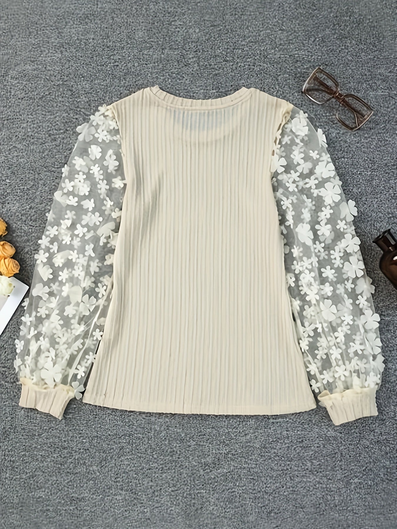 Delyssa | Damesblouse met structuur en ronde hals – met lichtgewicht mesh-details