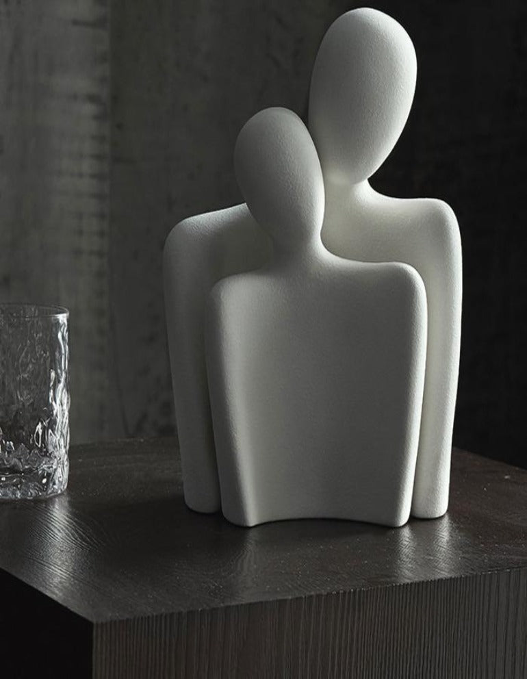 HearthlyLove | Keramisch beeldhouwwerk – Abstract liefdesbeeldje, elegante woondecoratie en cadeau