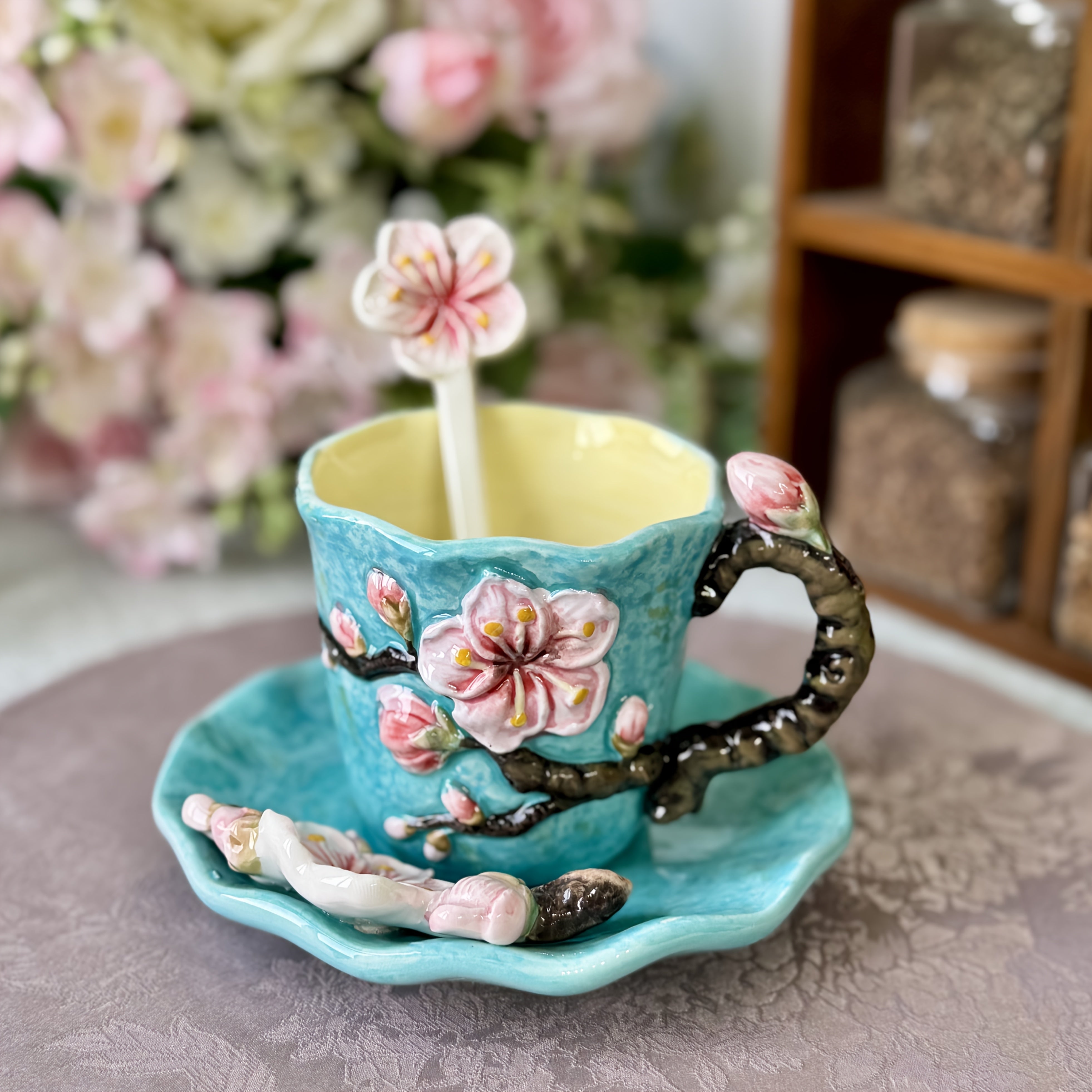 ImpreSip | Handgeschilderde Van Gogh keramische kop en schotel set – 3D zonnebloemen, irissen en sterrennachtontwerp