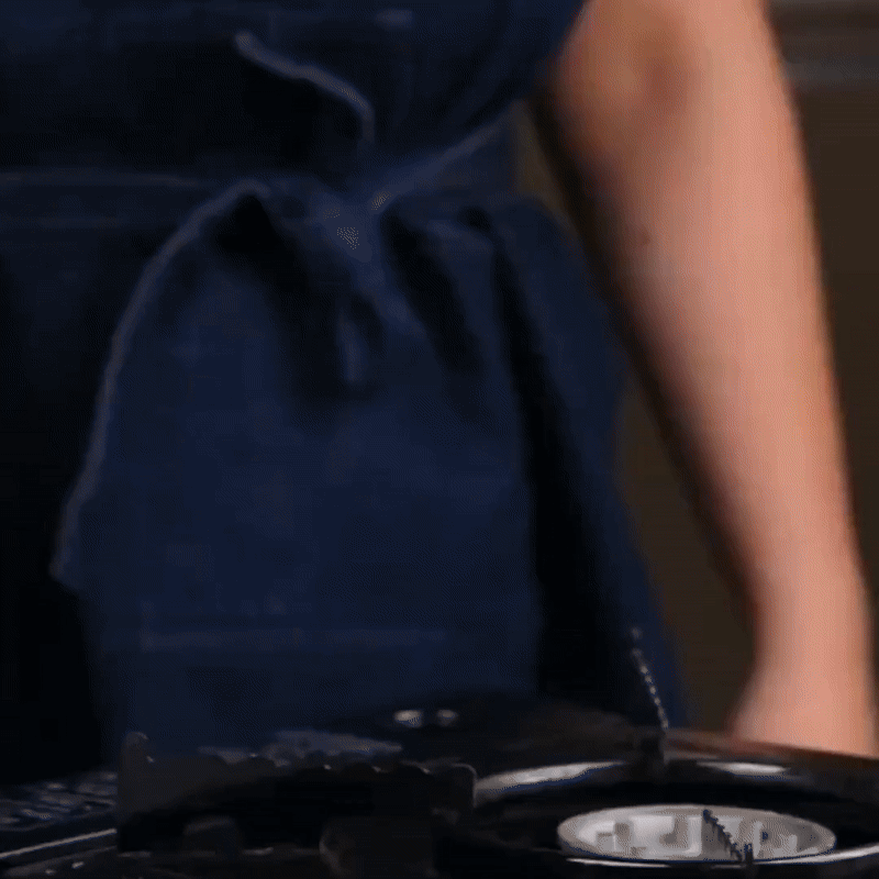 TitanPan | Duurzame titanium koekenpan – antiaanbaklaag, gehamerde afwerking, geschikt voor alle warmtebronnen