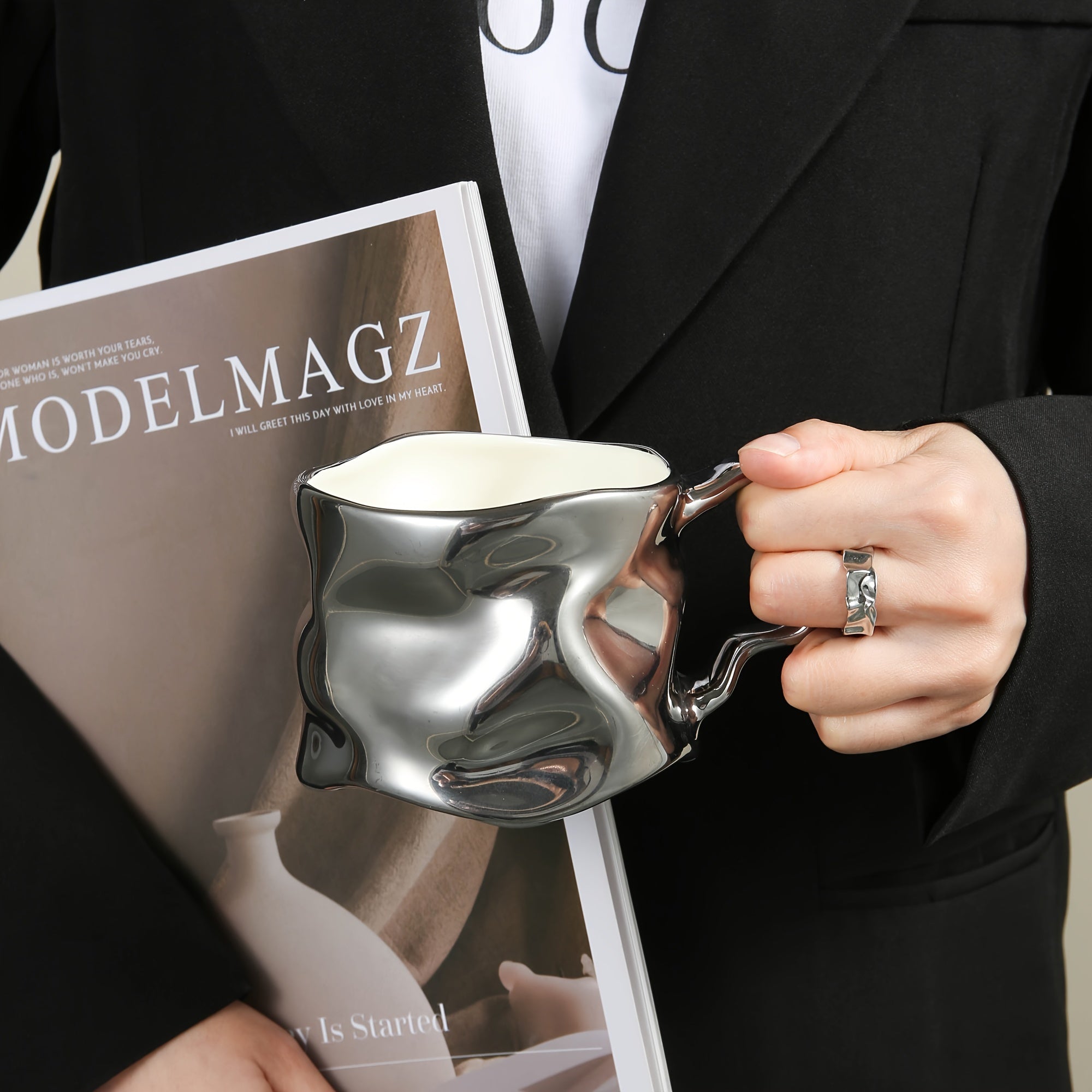 CrumbleMug | Creatieve gekreukelde keramische koffiemok met handvat – uniek gedraaid ontwerp