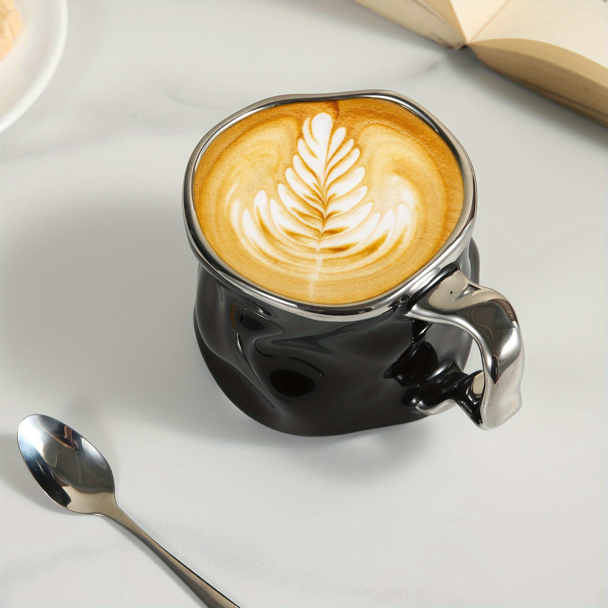 CrumbleMug | Creatieve gekreukelde keramische koffiemok met handvat – uniek gedraaid ontwerp