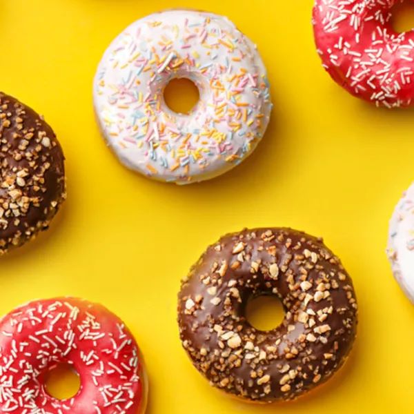 TinyTreats | Mini elektrische donutmaker - 6 vormpjes, antiaanbaklaag, snel ontbijt, gezinsvriendelijk