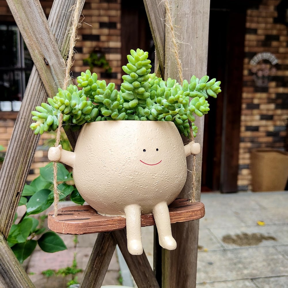 TinySwinger | Mini Glimlachend Gezicht Plantenbakje op Schommelstoel - Grillige Keramische Plantenpot