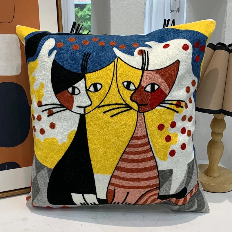 ThreadMuse | Abstract geborduurde kussenhoes, decoratieve kussensloop geïnspireerd door Picasso, zacht katoenen sierkussen voor woonkamer en slaapkamer