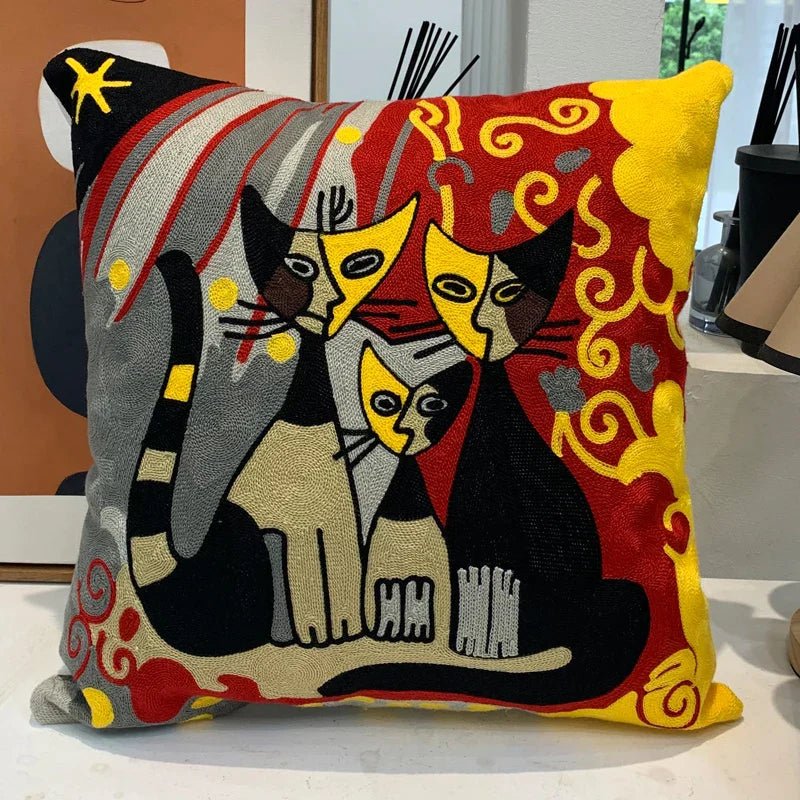 ThreadMuse | Abstract geborduurde kussenhoes, decoratieve kussensloop geïnspireerd door Picasso, zacht katoenen sierkussen voor woonkamer en slaapkamer