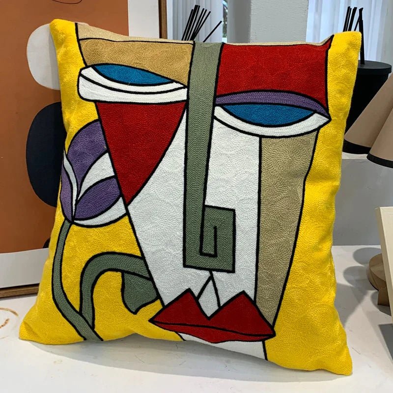 ThreadMuse | Abstract geborduurde kussenhoes, decoratieve kussensloop geïnspireerd door Picasso, zacht katoenen sierkussen voor woonkamer en slaapkamer