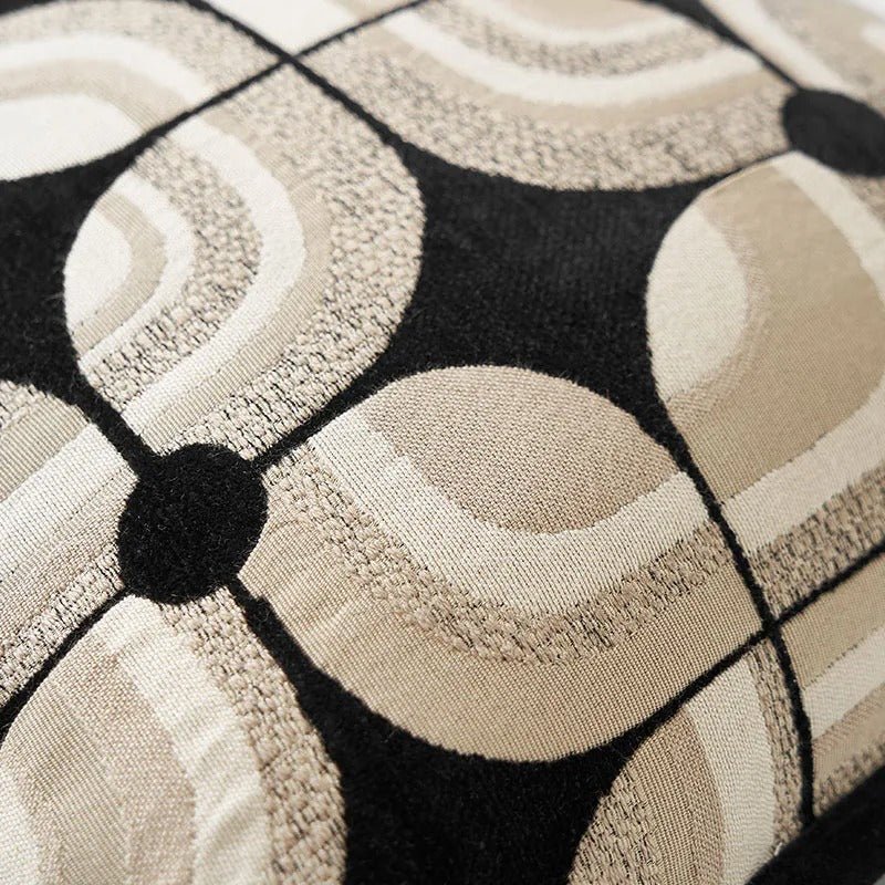 Cushiq | Strakke zwarte geometrische kussenhoes – Moderne decoratieve kussenhoes voor bank