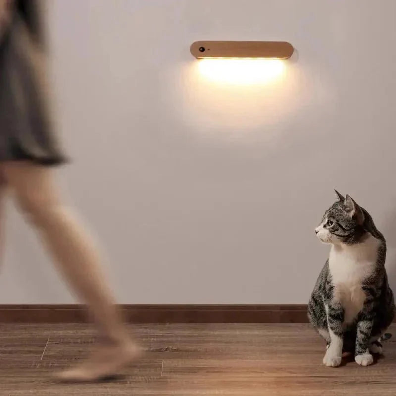 RadiKey | Magnetische houten sleutelhouder met sensor-led, wandgemonteerde organizer voor thuis