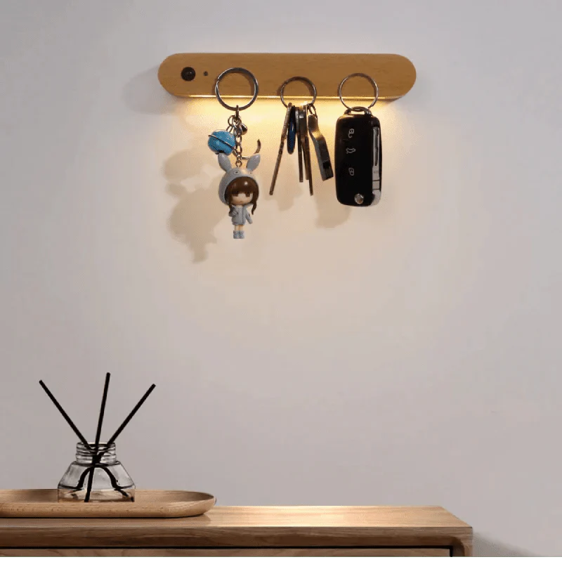 RadiKey | Magnetische houten sleutelhouder met sensor-led, wandgemonteerde organizer voor thuis