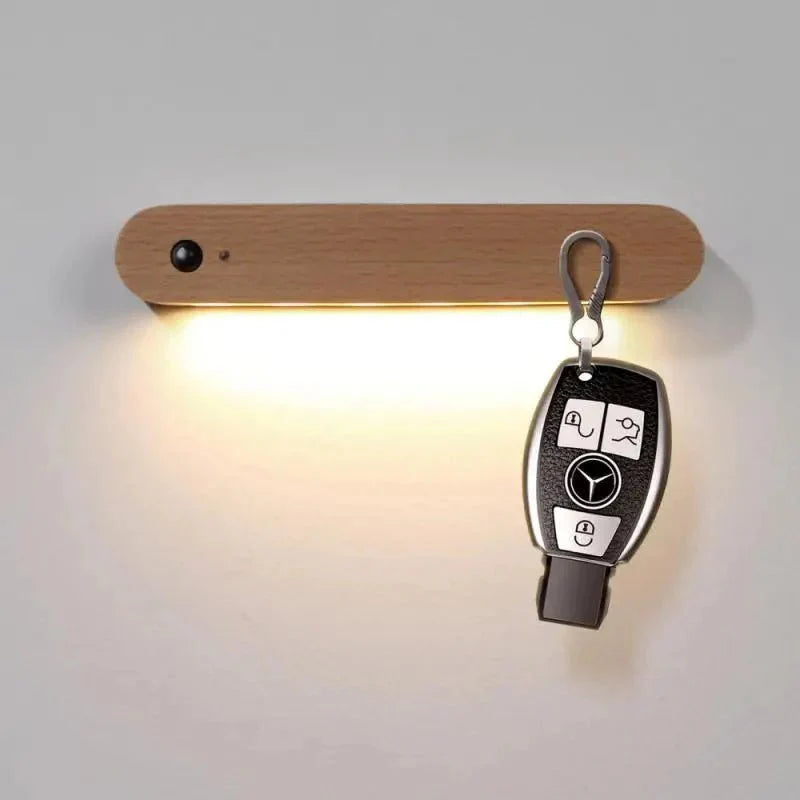 RadiKey | Magnetische houten sleutelhouder met sensor-led, wandgemonteerde organizer voor thuis