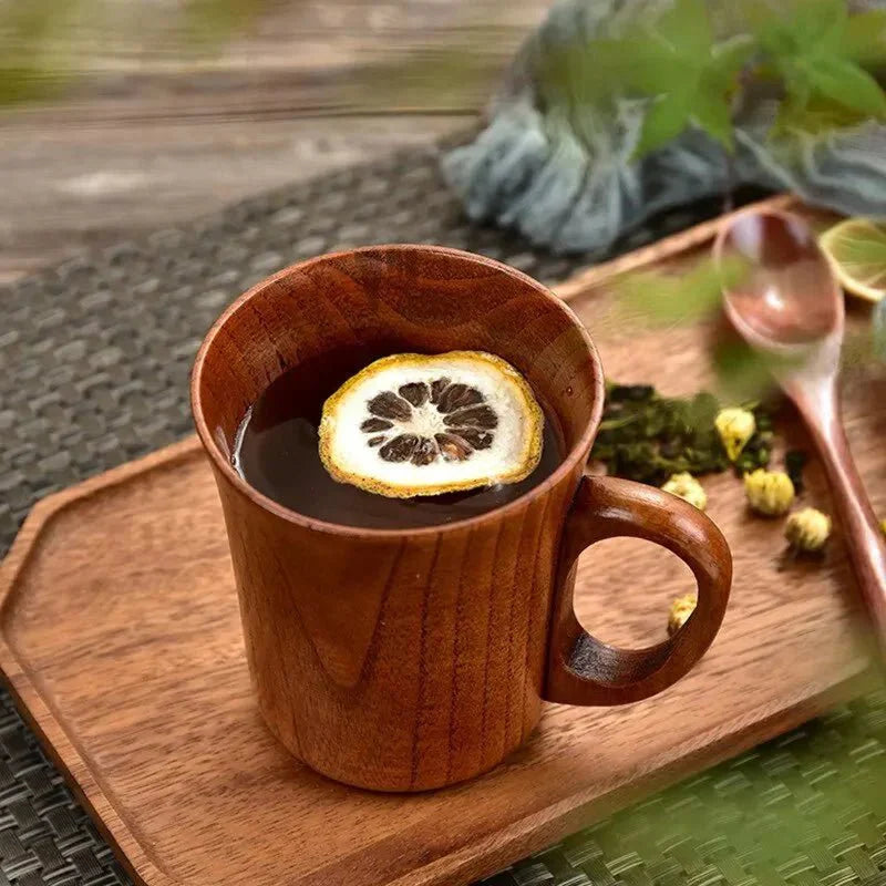 Koru | Natuurlijke houten mok – Handgemaakte houten koffiemok 300 ml, duurzaam, uniek ontwerp