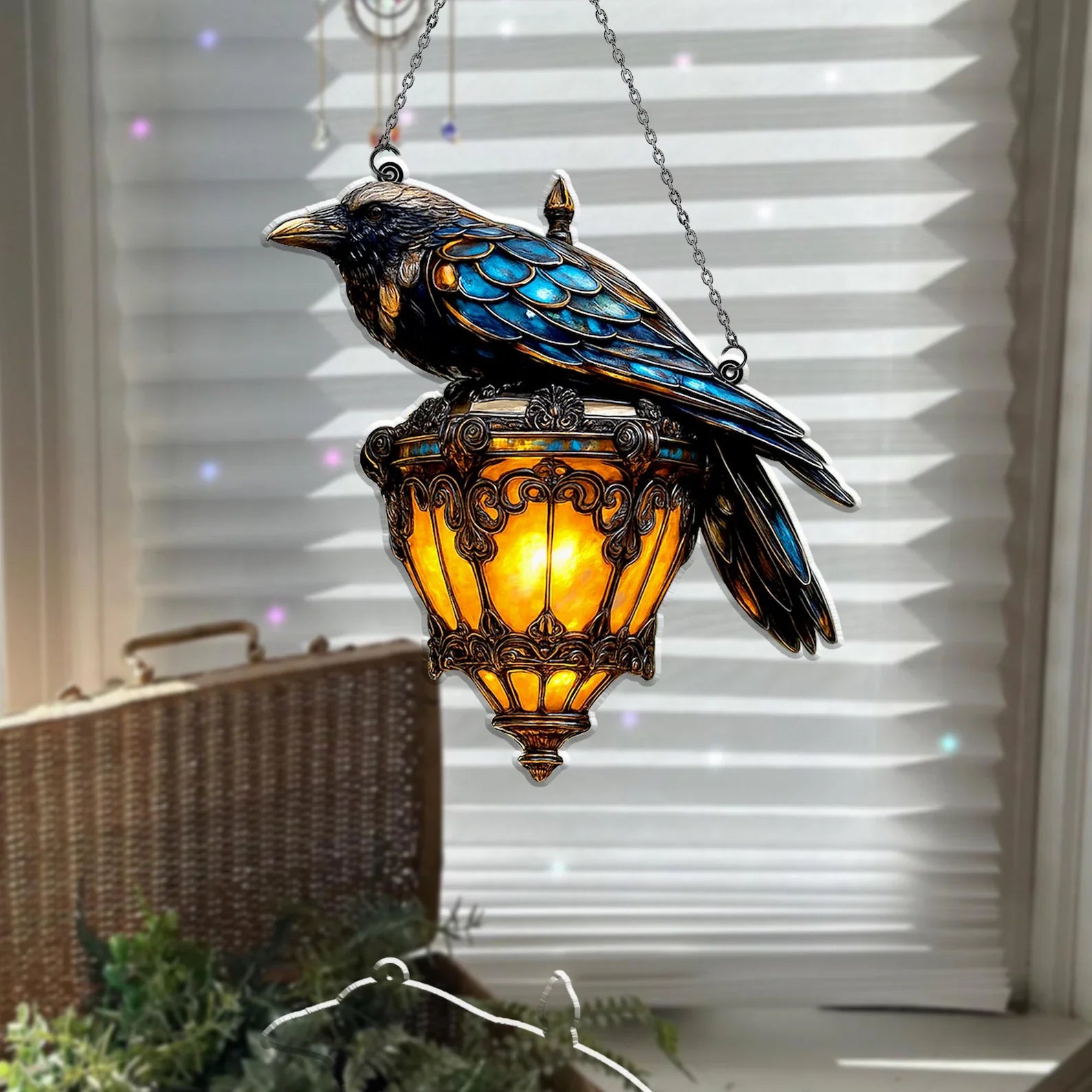 SunlitCrow | Faux gebrandschilderd glas kraaienlantaarn zonnespiegel – Acryl decoratief raamornament