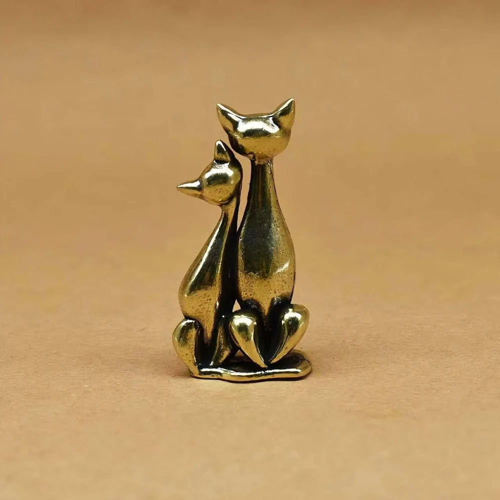 Catmora | Vintage bronzen kattenbeeldje – Romantisch kattenbeeldje voor in huis
