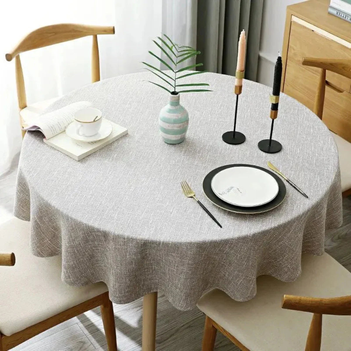 Clothara | Elegant linnen tafelkleed – Stijlvolle tafelbekleding voor eetkamer en keuken thuis