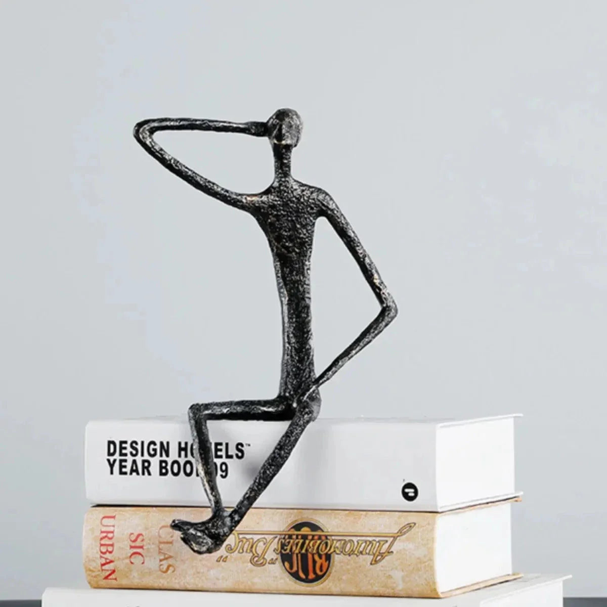 LuanGlow | Elegante Luan-sculptuur – Artistiek beeldje voor thuis en op kantoor