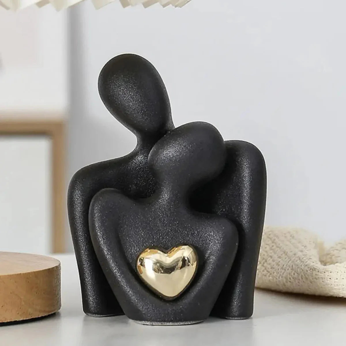 CoupleGlow | Keramisch liefdessculptuur – Romantisch stel beeldje voor thuis en cadeau