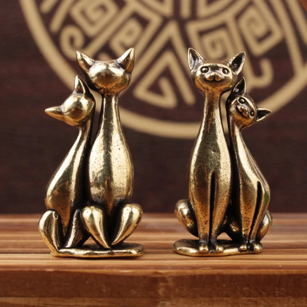 Catmora | Vintage bronzen kattenbeeldje – Romantisch kattenbeeldje voor in huis