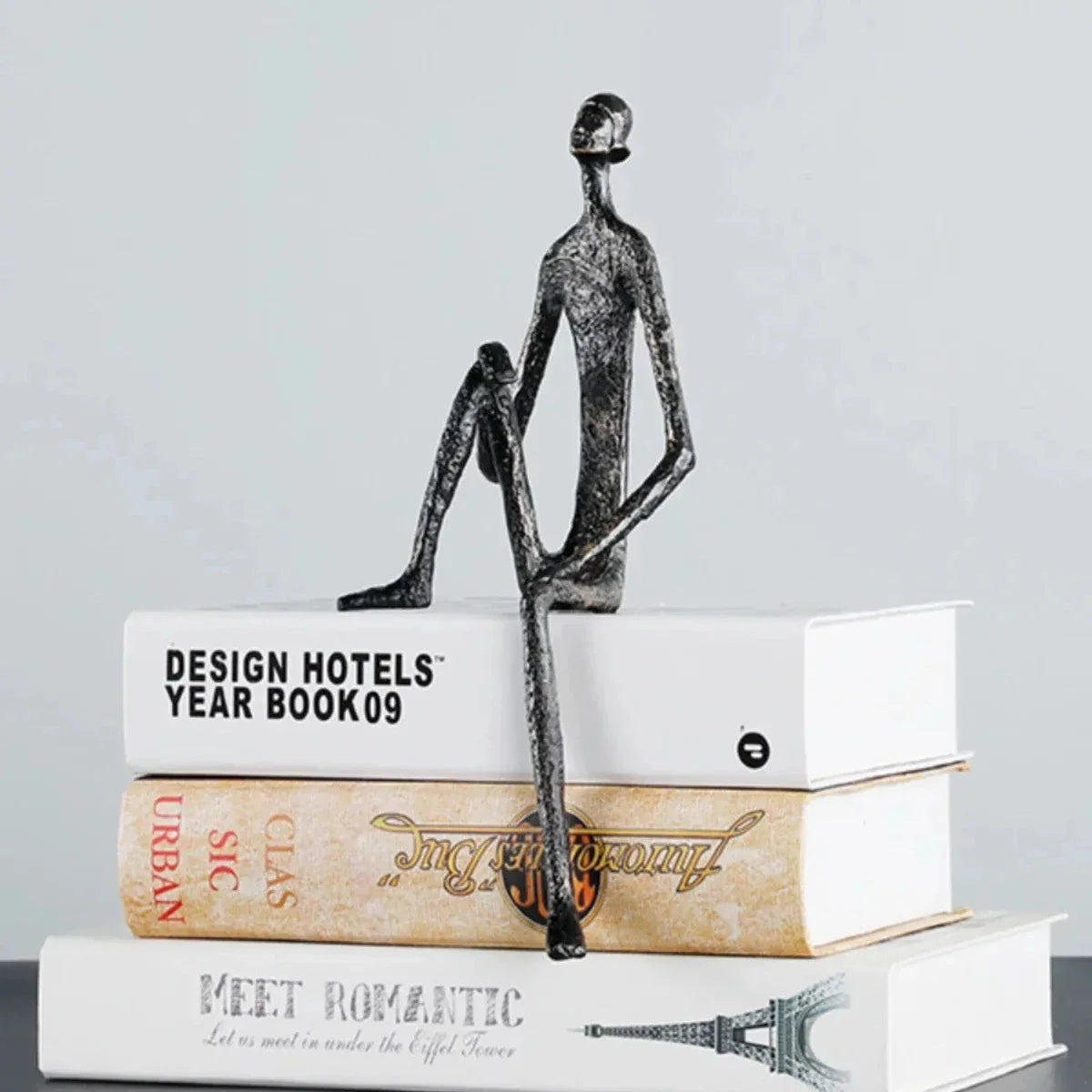 LuanGlow | Elegante Luan-sculptuur – Artistiek beeldje voor thuis en op kantoor