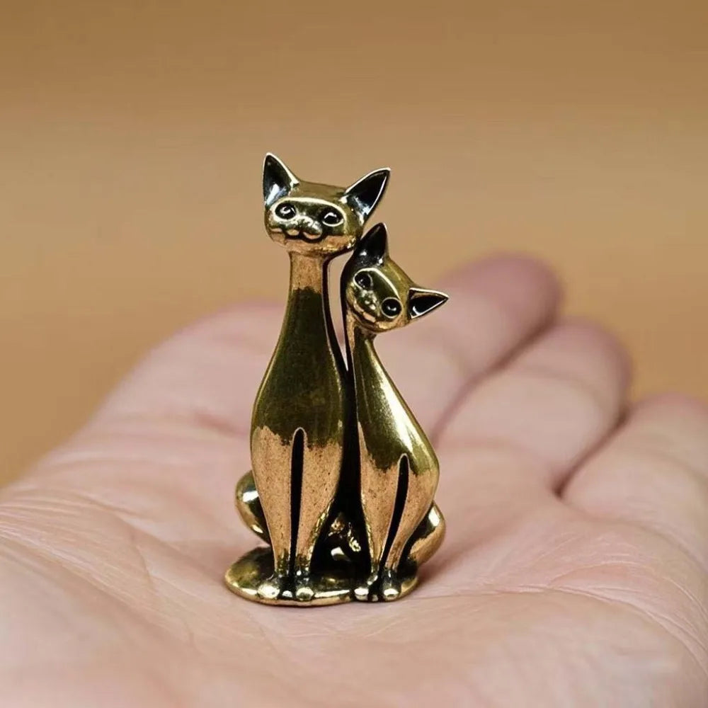 Catmora | Vintage bronzen kattenbeeldje – Romantisch kattenbeeldje voor in huis