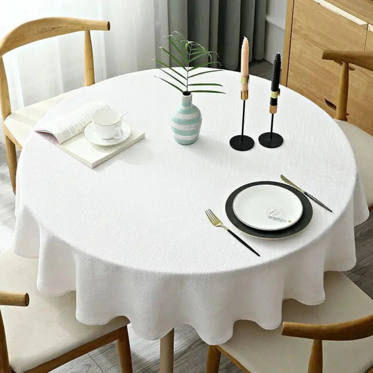 Clothara | Elegant linnen tafelkleed – Stijlvolle tafelbekleding voor eetkamer en keuken thuis