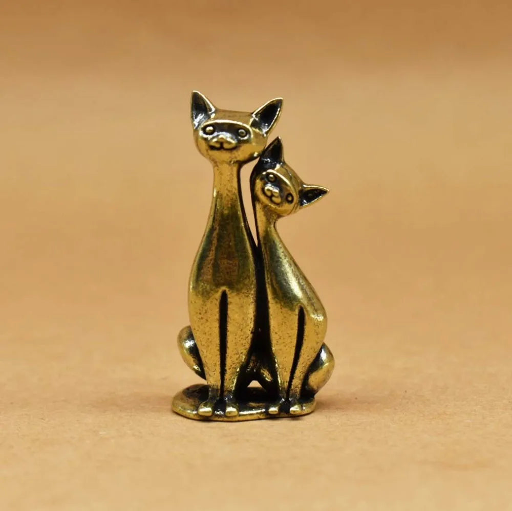 Catmora | Vintage bronzen kattenbeeldje – Romantisch kattenbeeldje voor in huis
