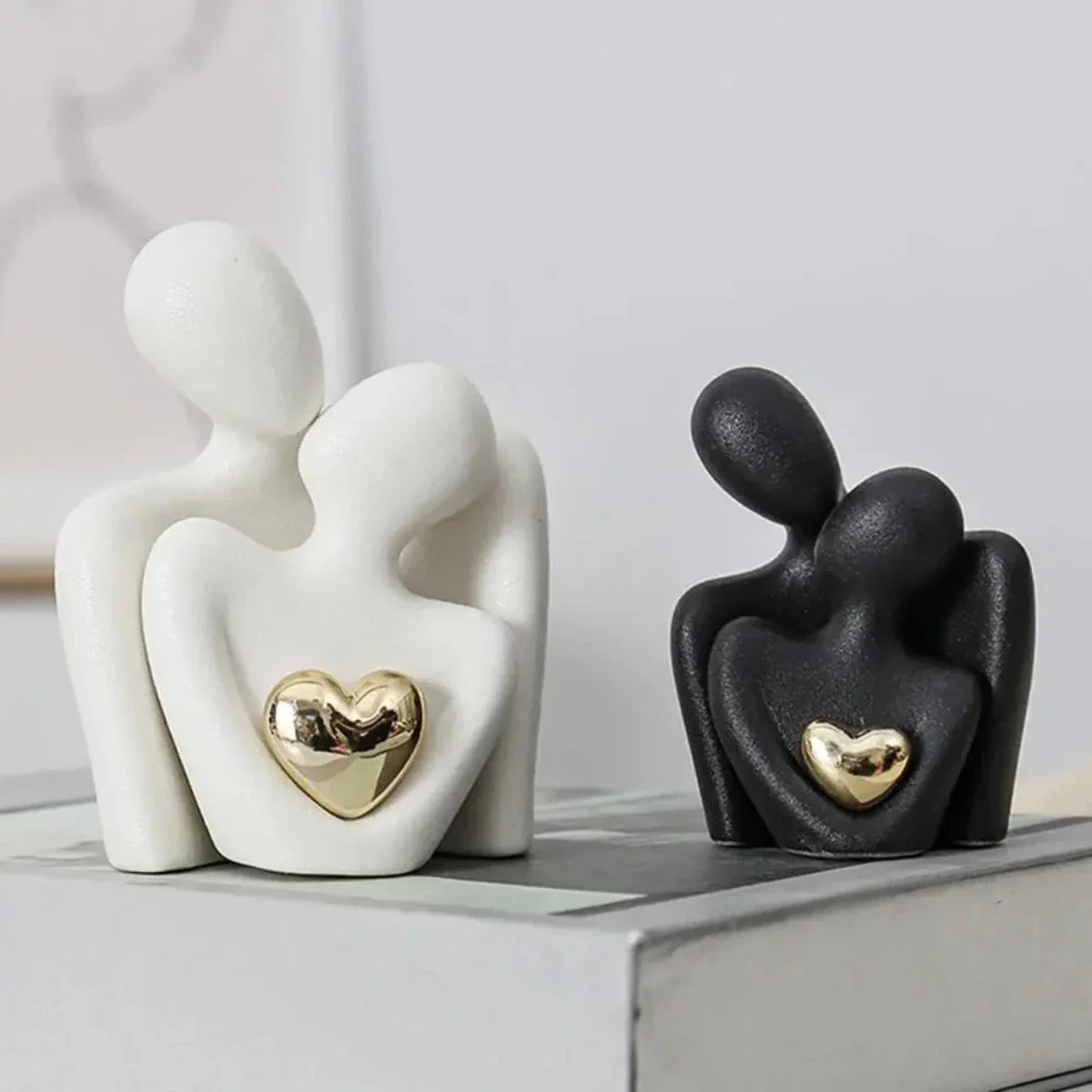 CoupleGlow | Keramisch liefdessculptuur – Romantisch stel beeldje voor thuis en cadeau