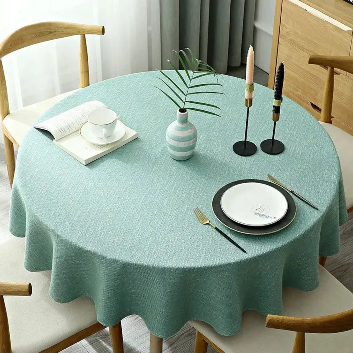 Clothara | Elegant linnen tafelkleed – Stijlvolle tafelbekleding voor eetkamer en keuken thuis