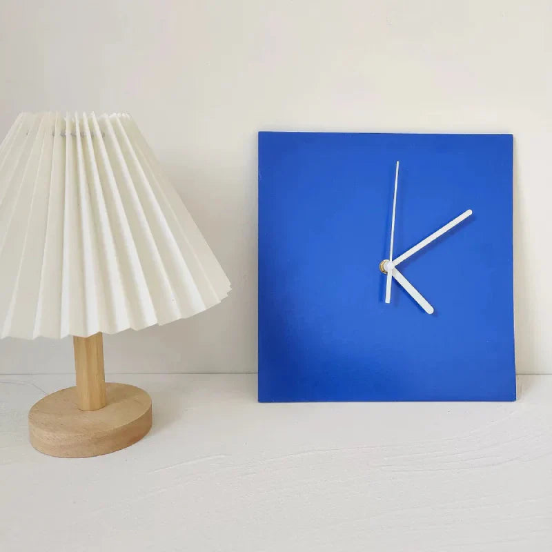 CobaltTick | Klassieke blauwe geometrische wandklok - Modern decoratief ontwerp, minimalistische wanddecoratie