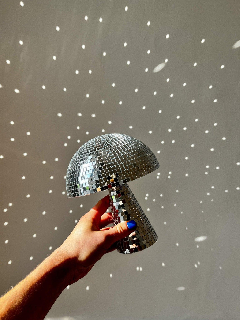 DazzleSpore | Disco Bal Paddestoel Home Decor - Funky LED Licht, Moderne Paddestoel Sculptuur