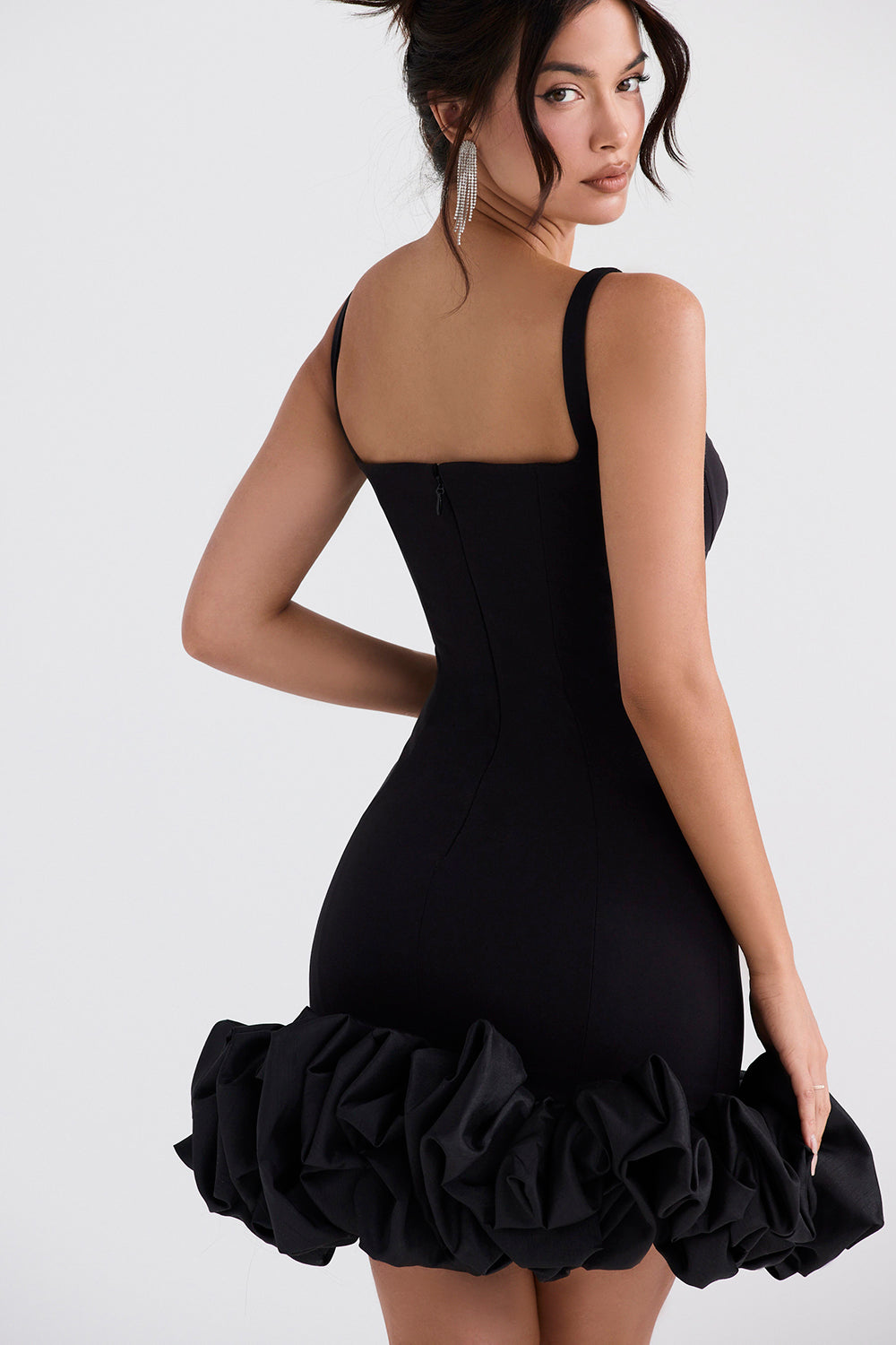 Rielle | Damesjurk met gerimpelde zoom – Korte, nauwsluitende, slanke, elegante mini-jurk